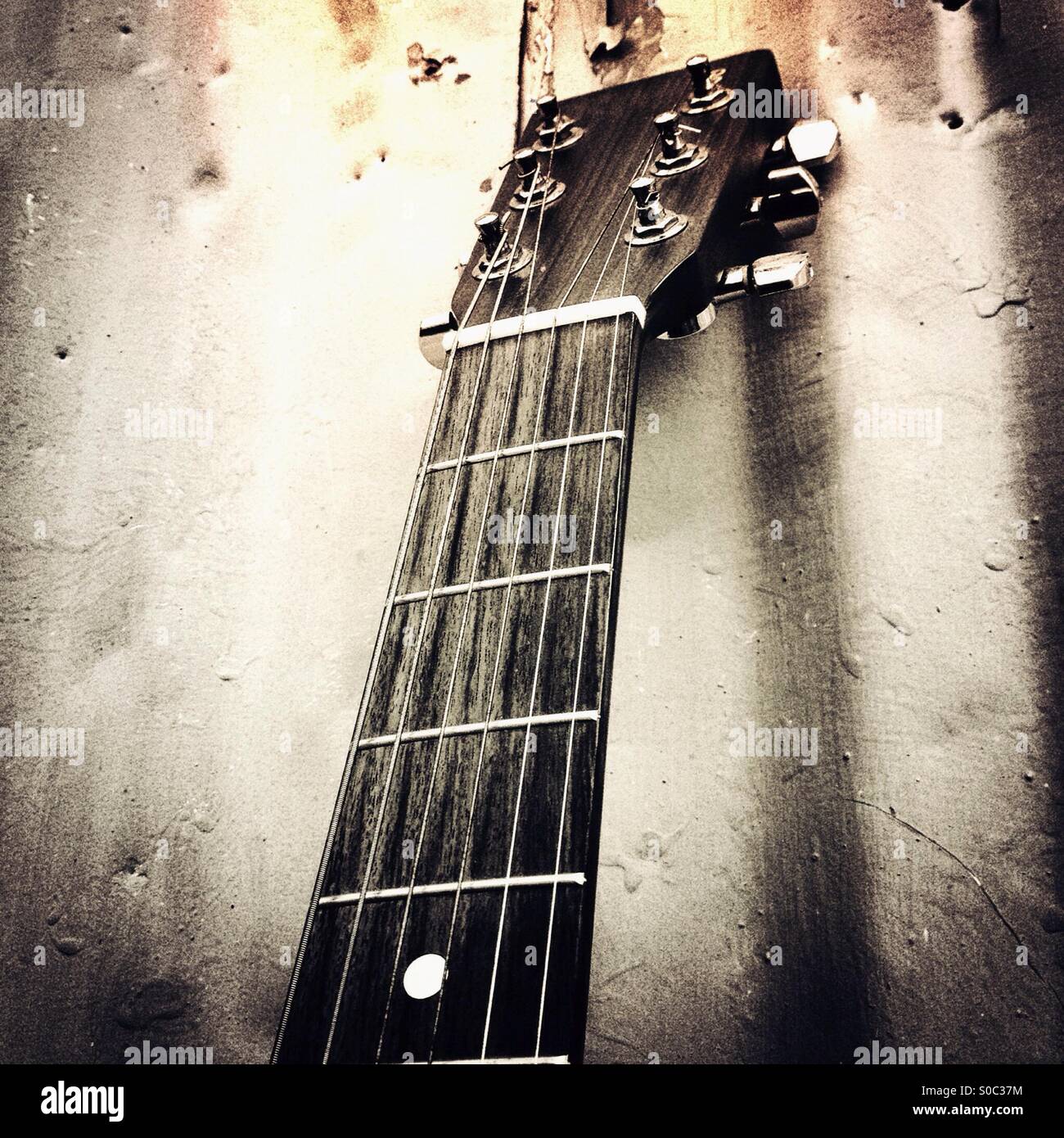 Dettaglio di una chitarra al collo. Foto Stock