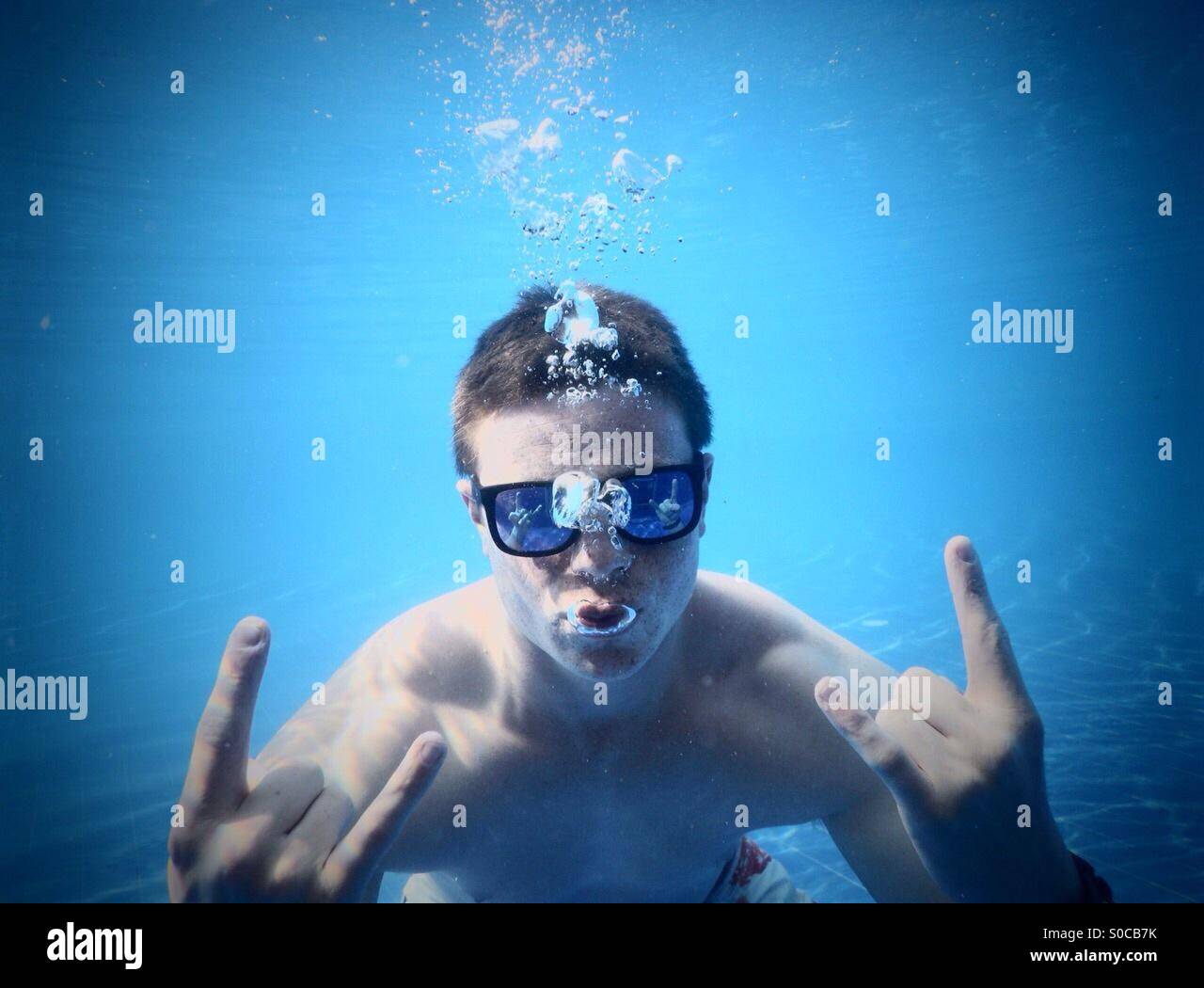 Bolle di subacquea uomo Foto Stock