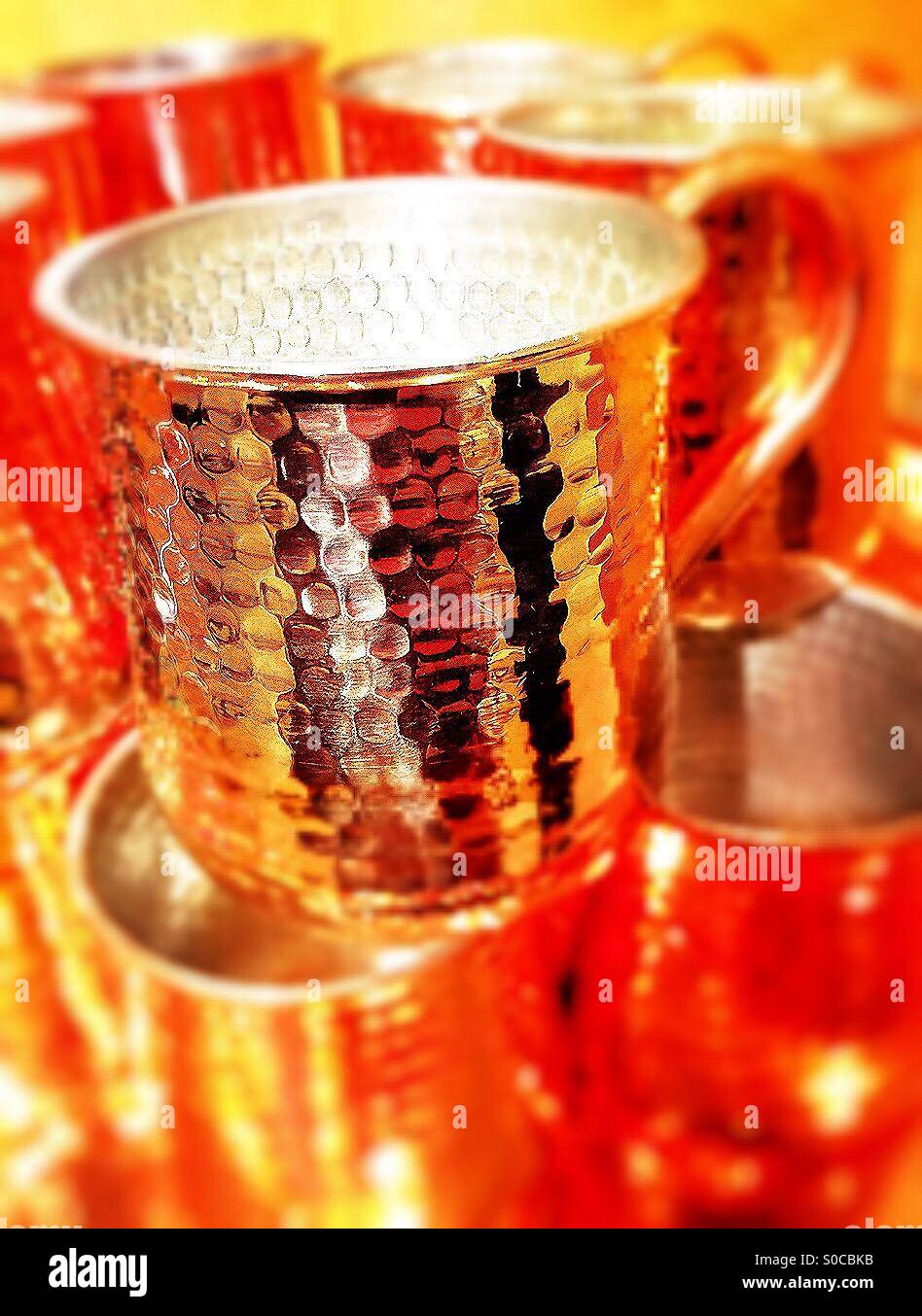 Tazze di rame - Immagine stock catturata con smartphone