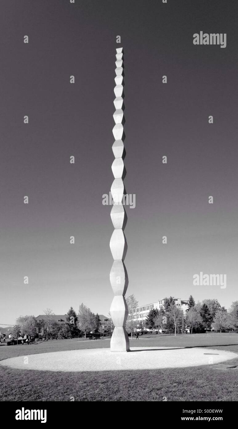 Colonna Infinita dell'artista rumeno Constantin Brancusi a Targu Jiu Foto Stock