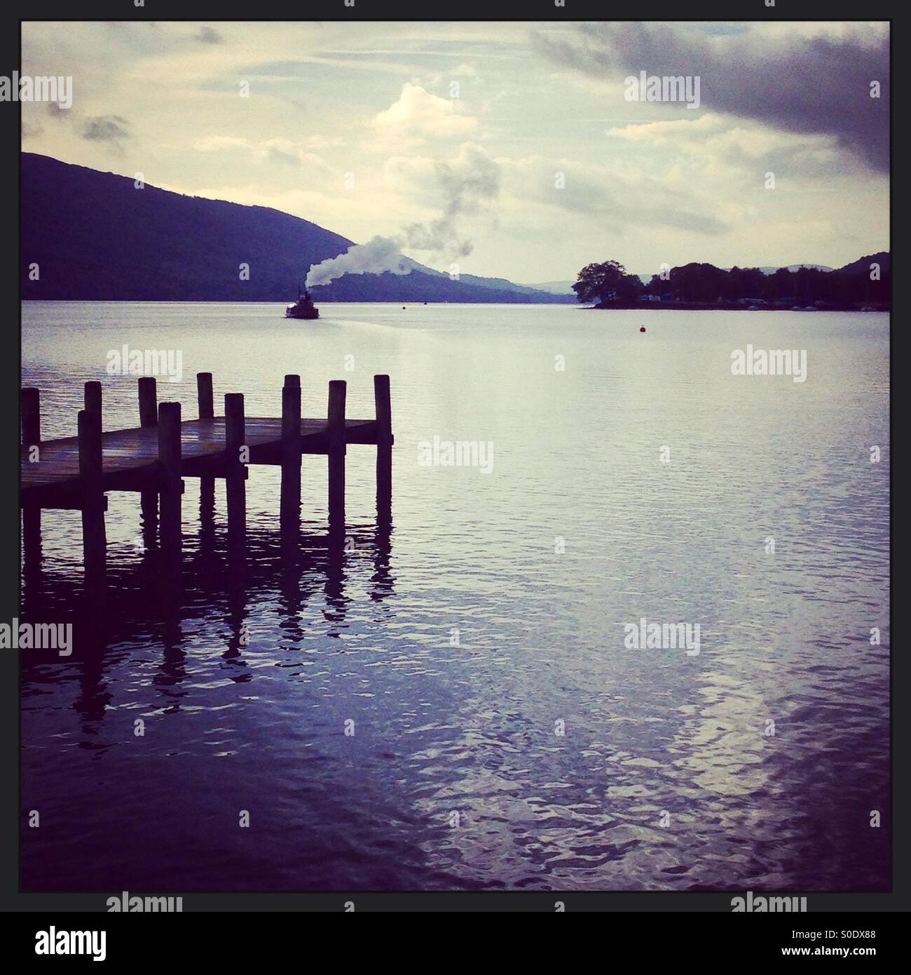 Battello a vapore - Immagine stock catturata con smartphone