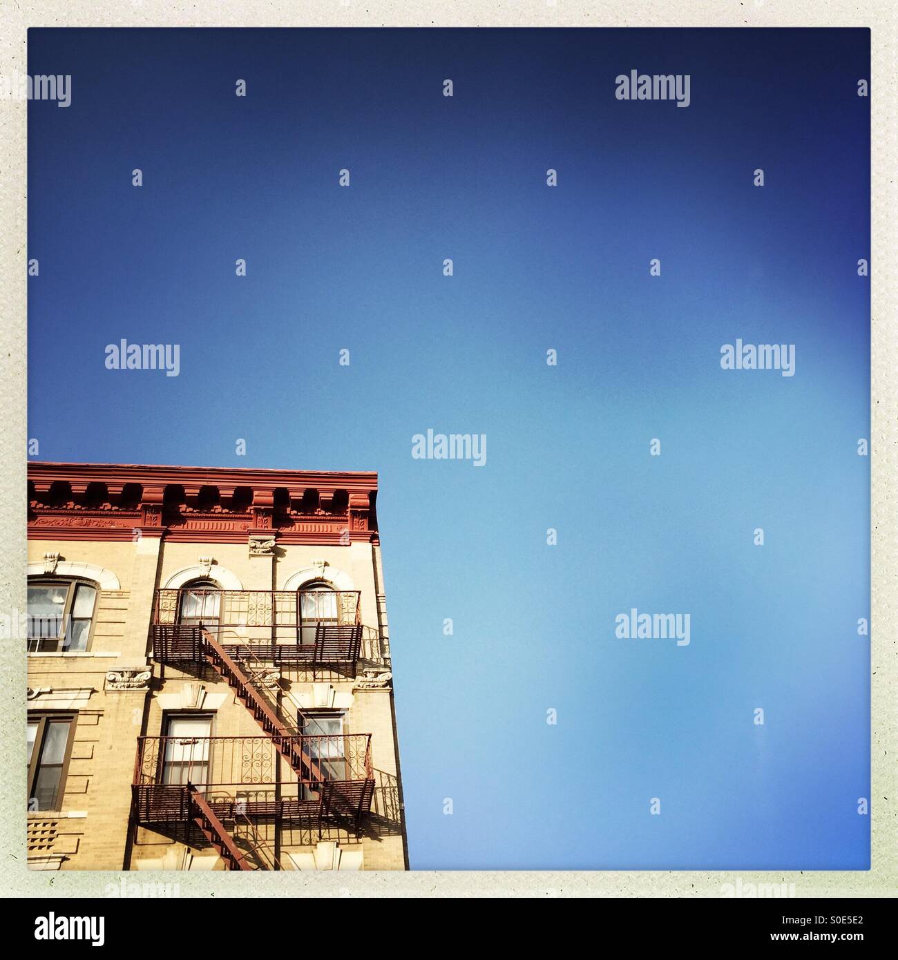 Un edificio di Brooklyn, New York. - Immagine stock catturata con smartphone