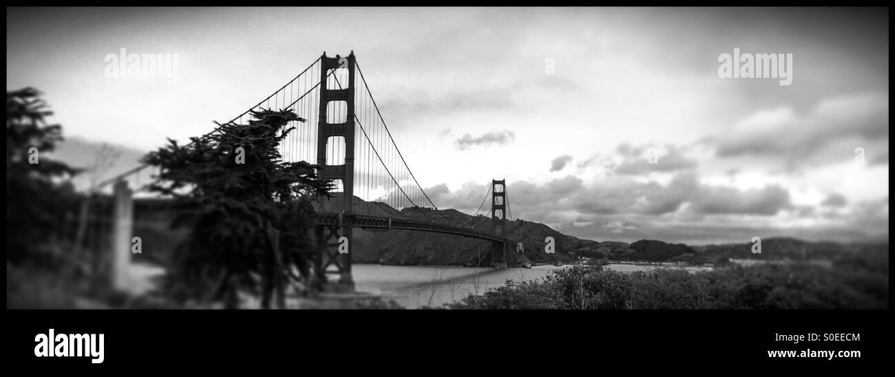 Il Golden Gate Bridge. San Francisco, California, Stati Uniti d'America - Immagine stock catturata con smartphone