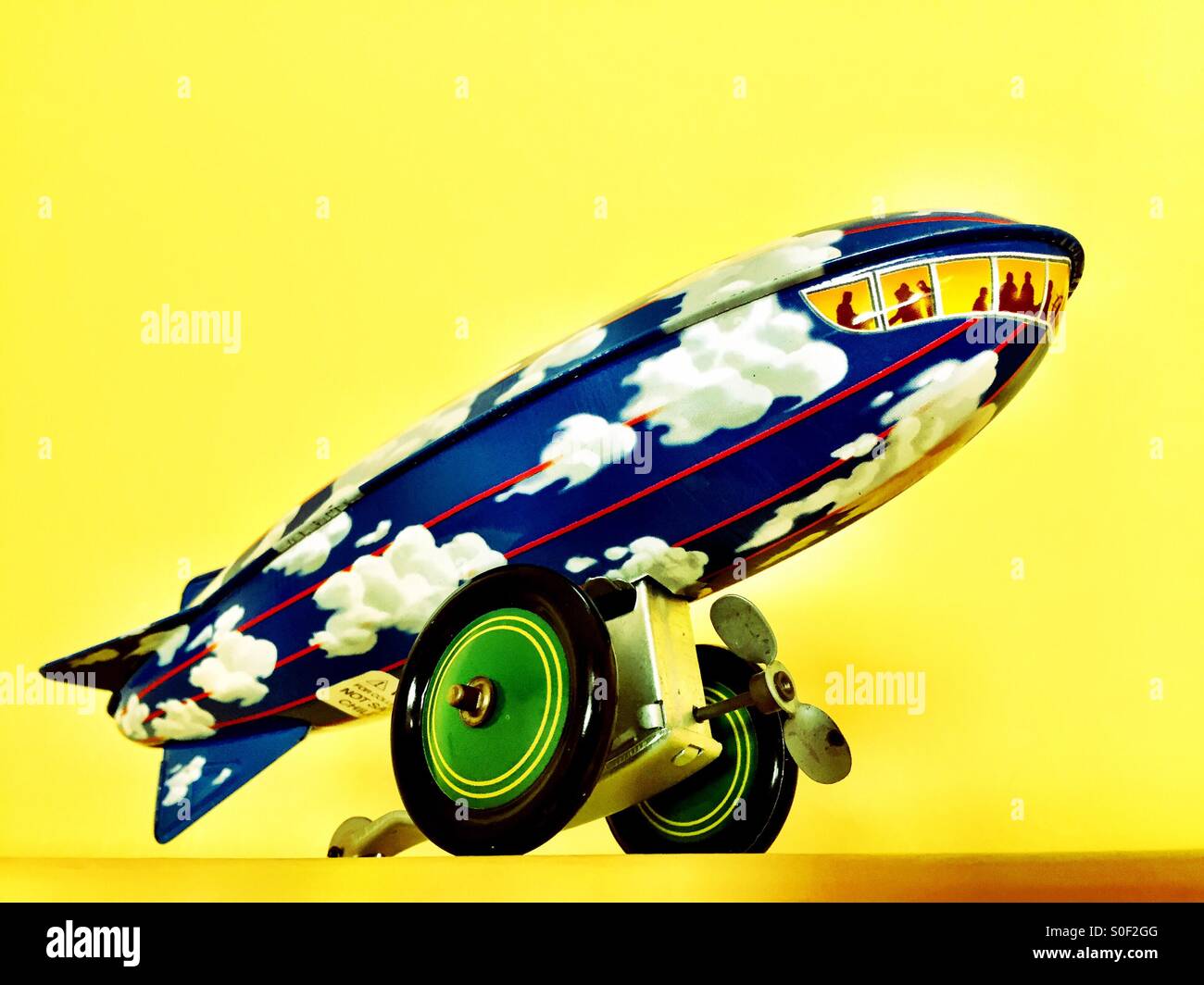 Vintage BLIMP DIRIGIBILE windup giocattolo di stagno Foto Stock