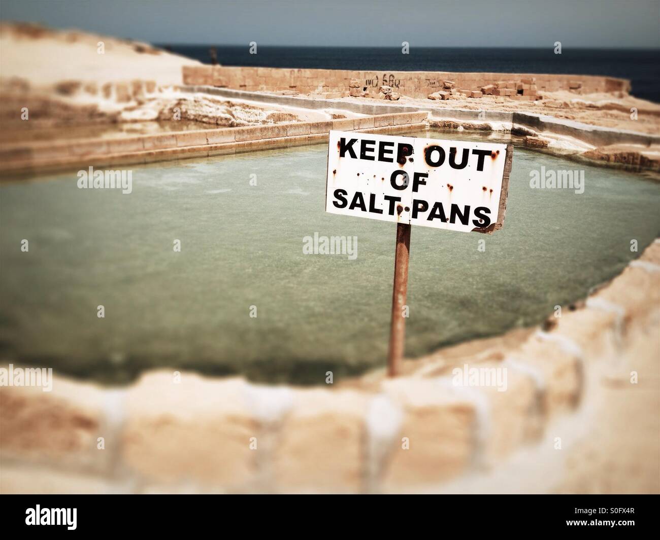Saline tenere fuori, Gozo, Malta. - Immagine stock catturata con smartphone
