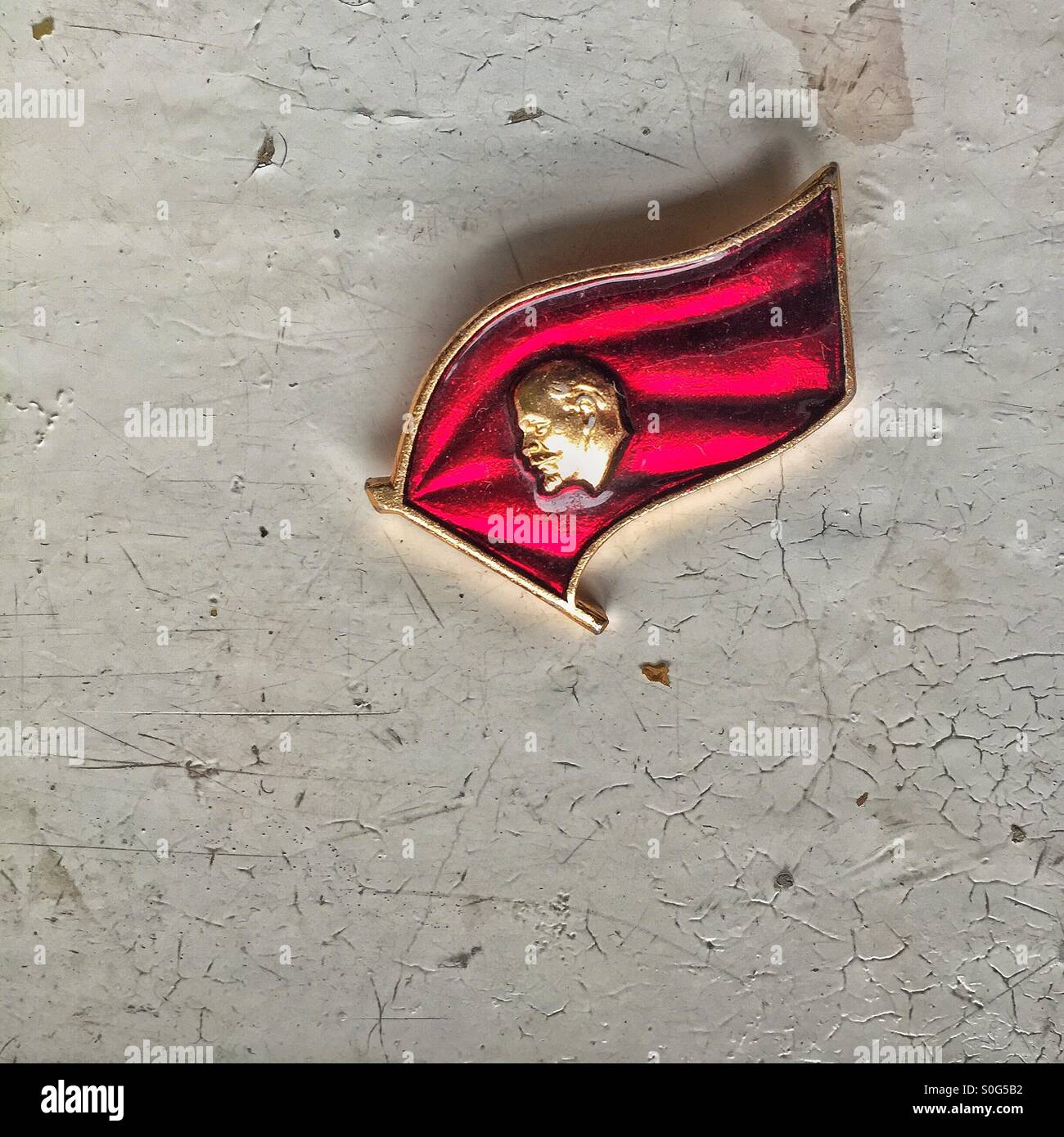 Vintage pin sovietica con profilo di Lenin Foto Stock