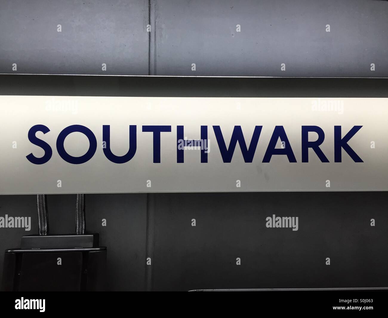 Metropolitana Southwark segno Foto Stock