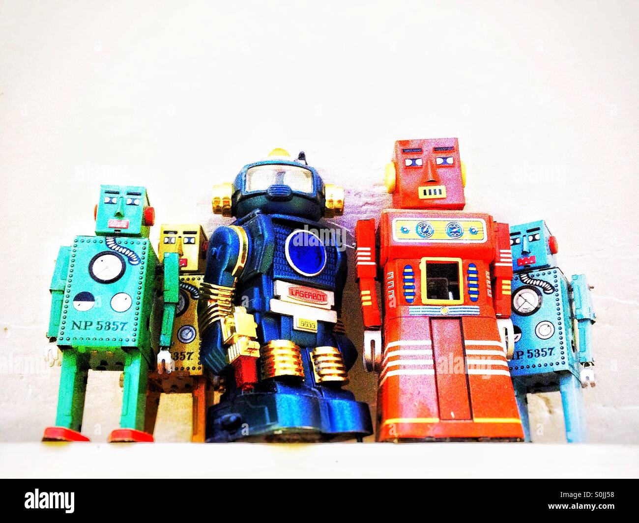 Robot giocattolo di famiglia Foto Stock