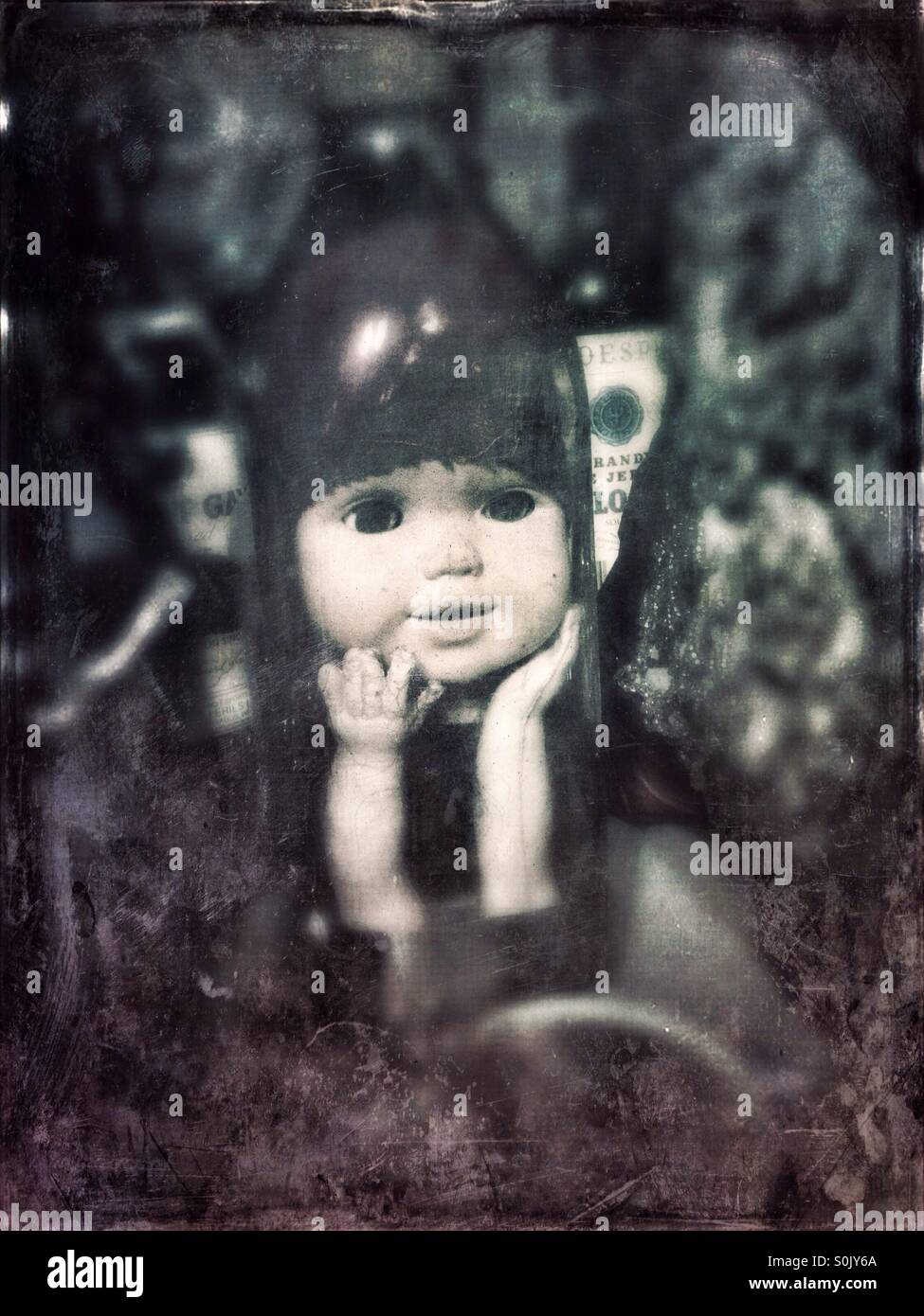 Dolly in una bottiglia - Immagine stock catturata con smartphone