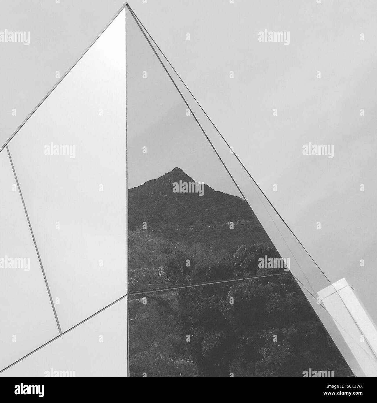 Foto in bianco e nero di un minimo di abstract architettura Foto Stock