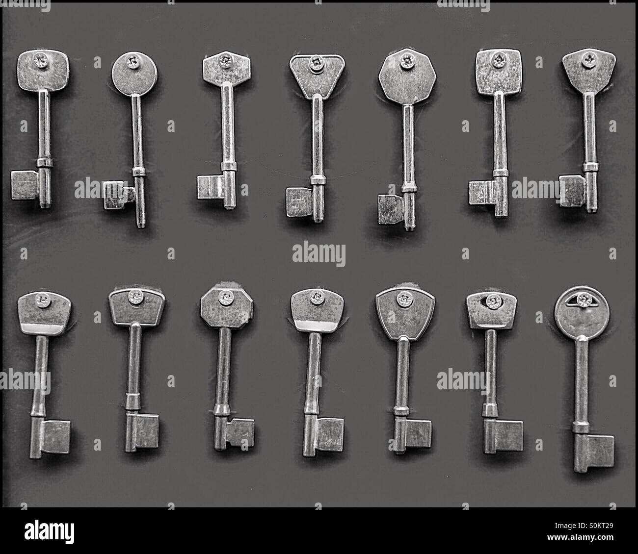 Una selezione di tasti vuoti e non tagliati sul display - Immagine stock catturata con smartphone