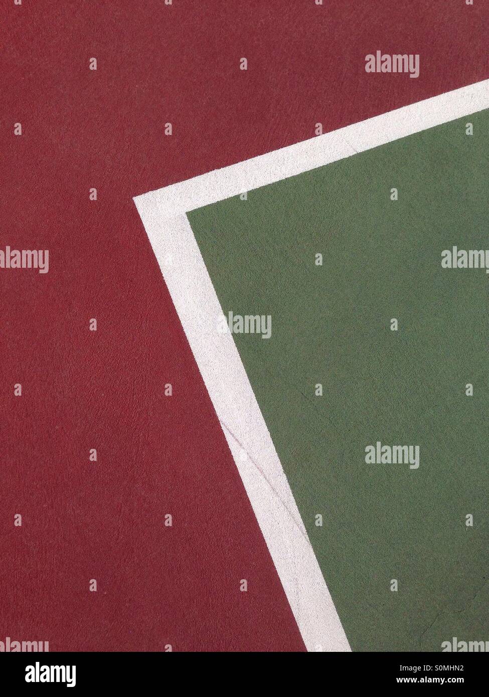 Linee astratte su di un campo da tennis - Immagine stock catturata con smartphone