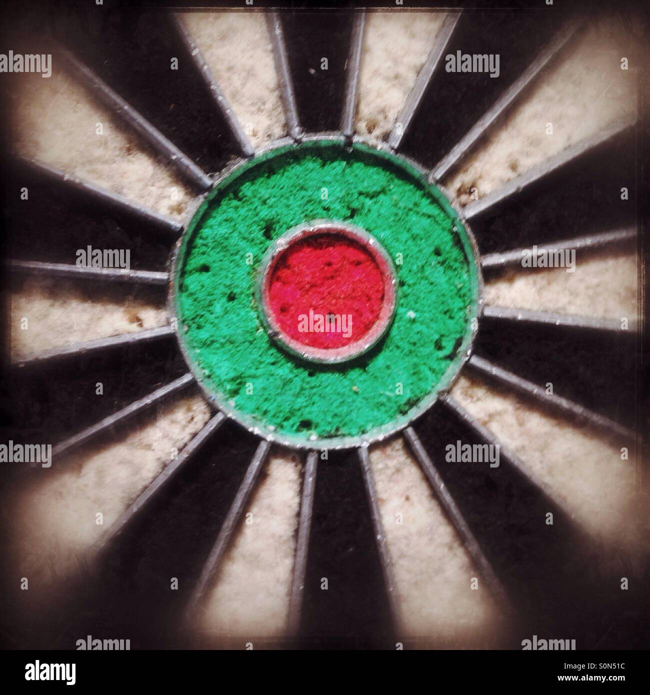 Bullseye su un dart board - Immagine stock catturata con smartphone