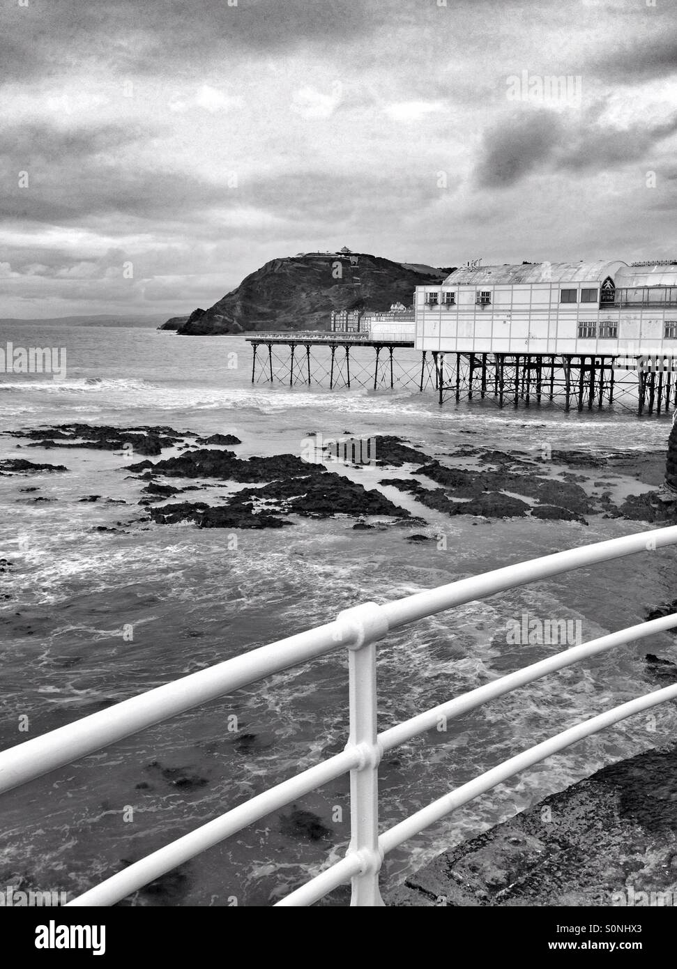 Aberystwyth Royal pier, Wales UK. - Immagine stock catturata con smartphone