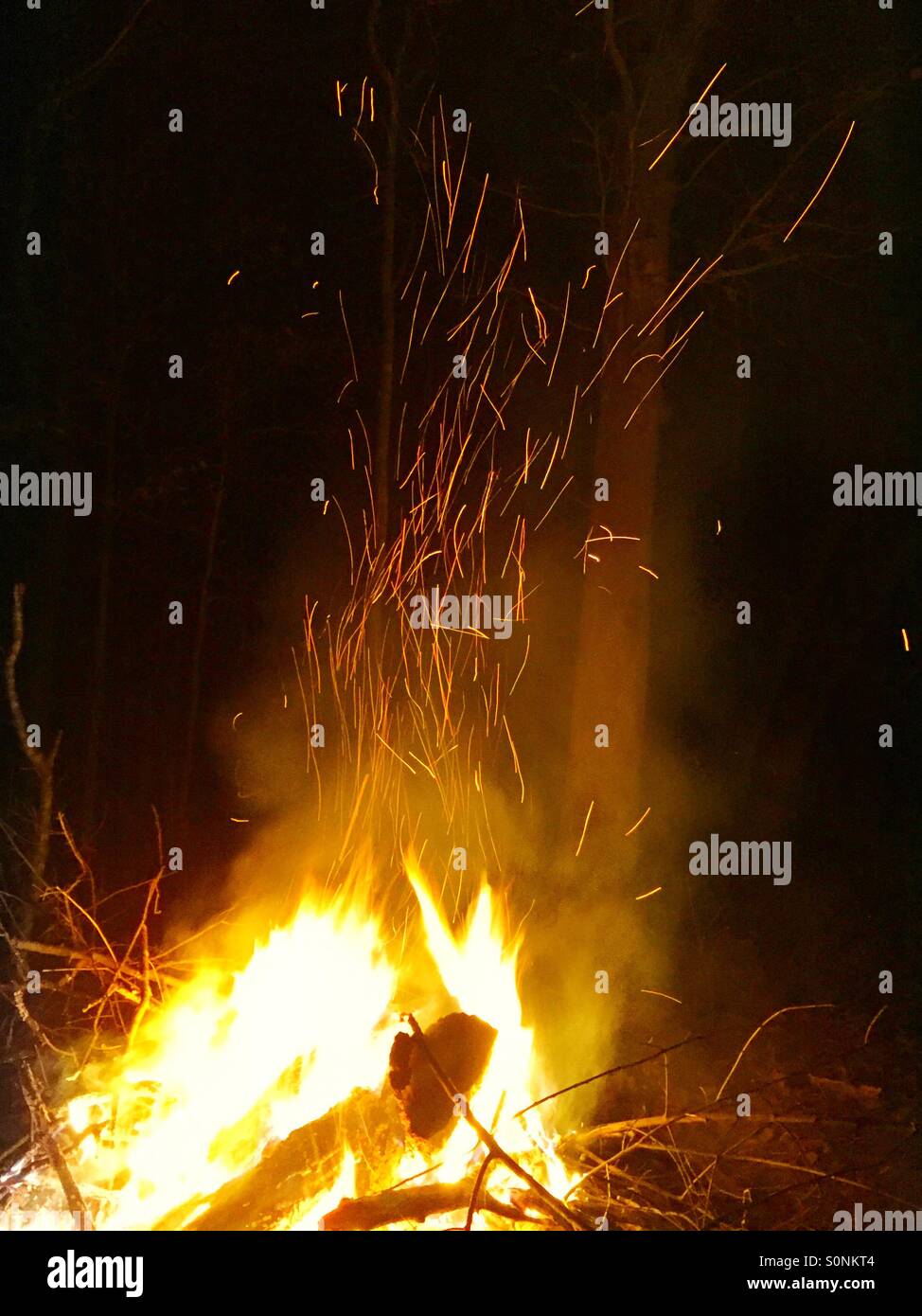 Fire scintille all nite Foto Stock