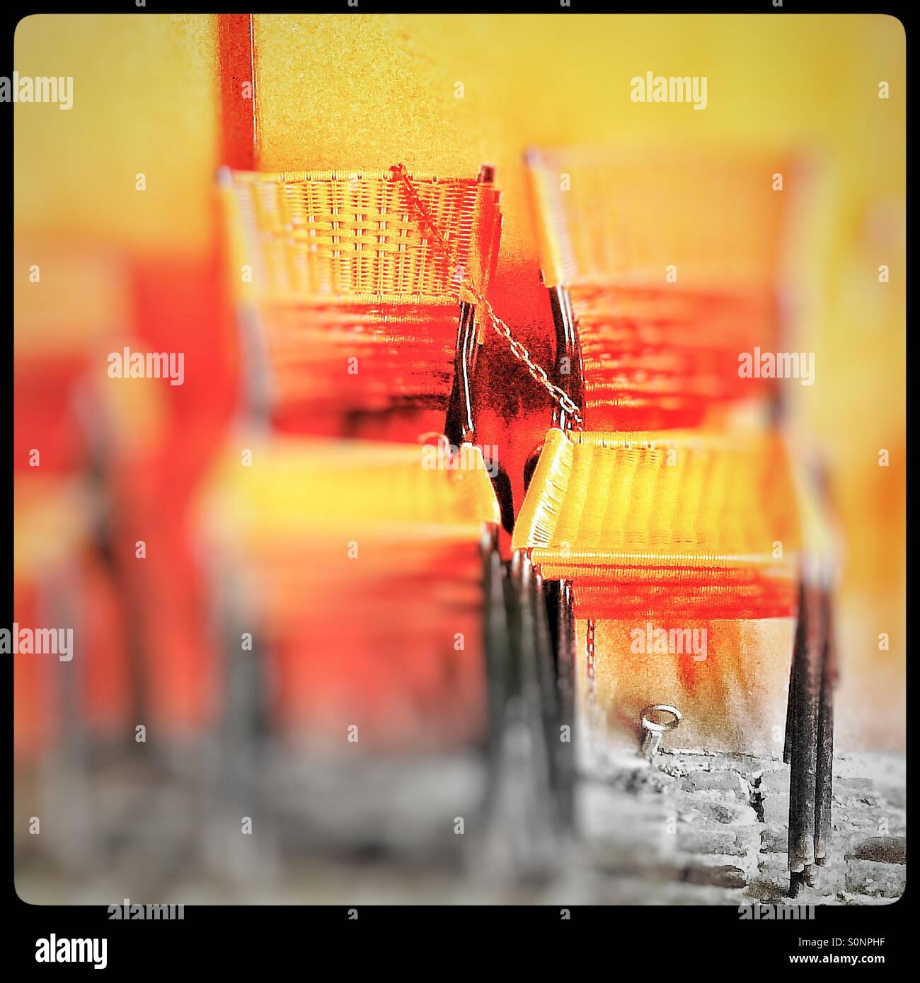 Incatenato - Immagine stock catturata con smartphone