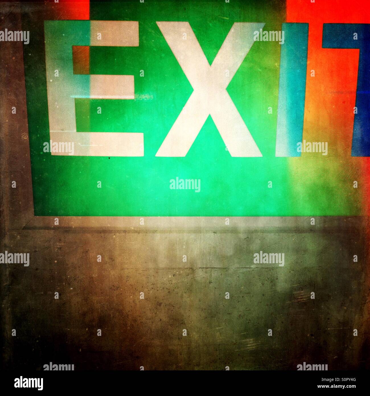 Segno dell'uscita - Immagine stock catturata con smartphone