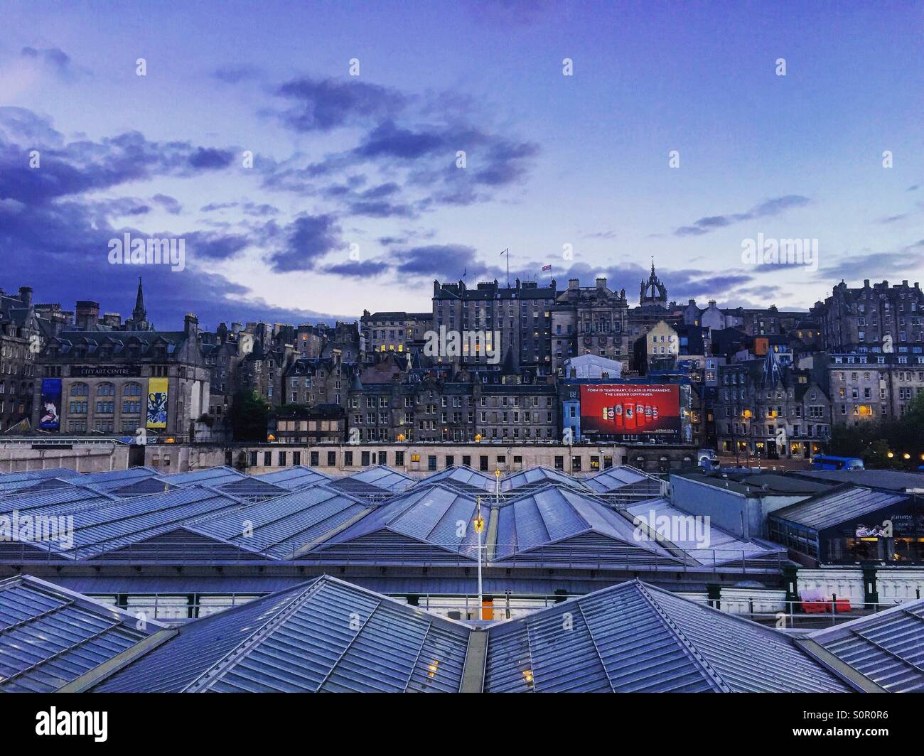 Vista sopra i tetti di Edimburgo Foto Stock