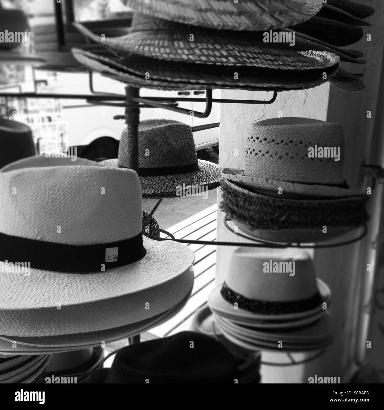 Cappelli estivi Foto e Immagini Stock in Bianco e Nero - Alamy