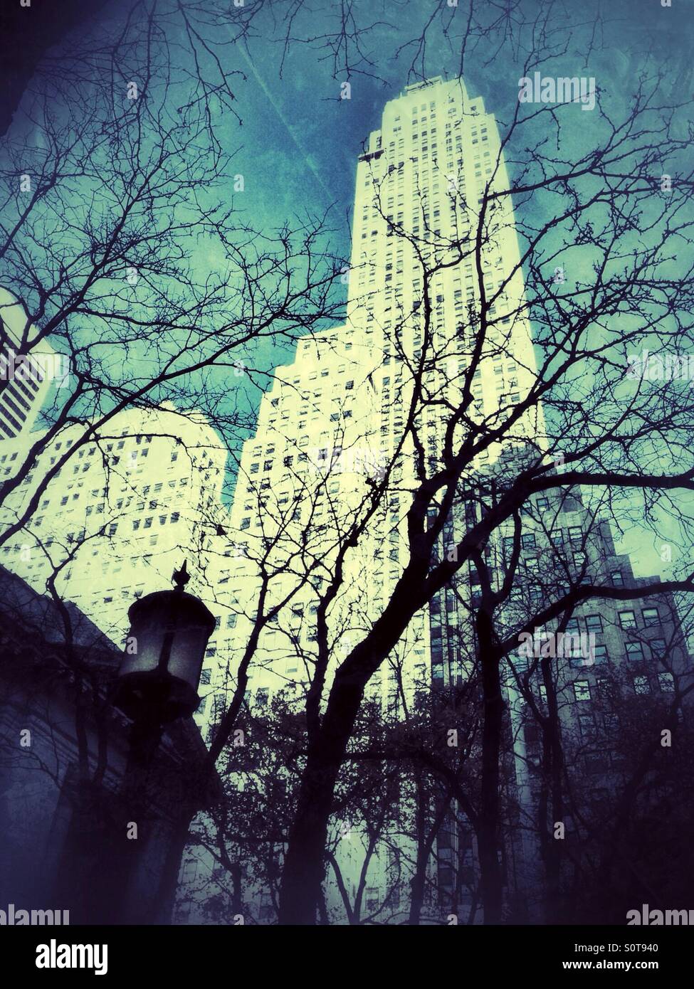 Grattacielo - Immagine stock catturata con smartphone