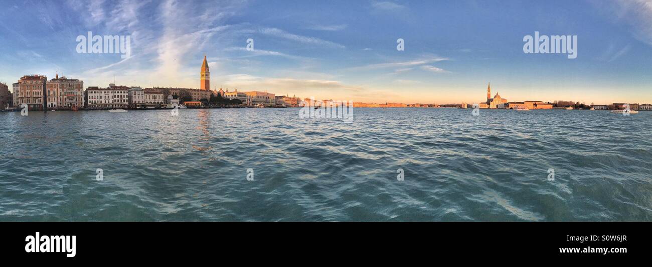 Panoramica Foto di iPhone di Venezia attraverso il Canal Grande Foto Stock