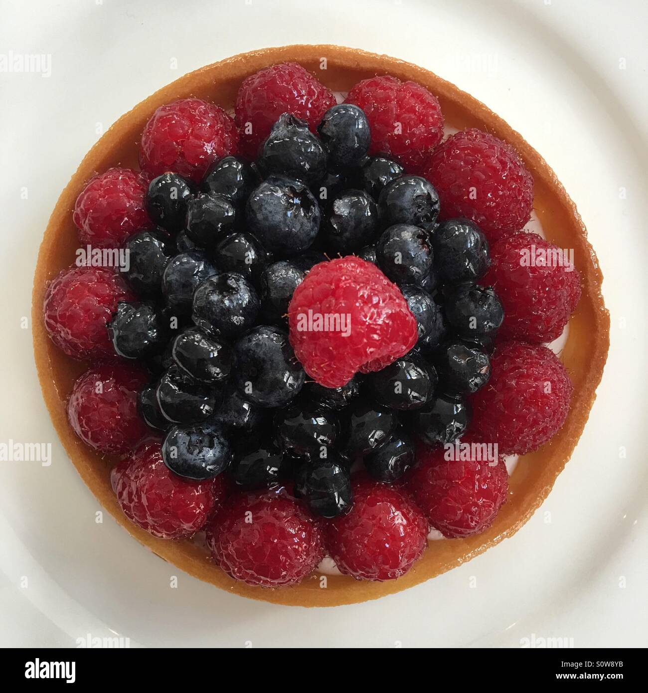 Il lampone e la crostata di blackberry Foto Stock