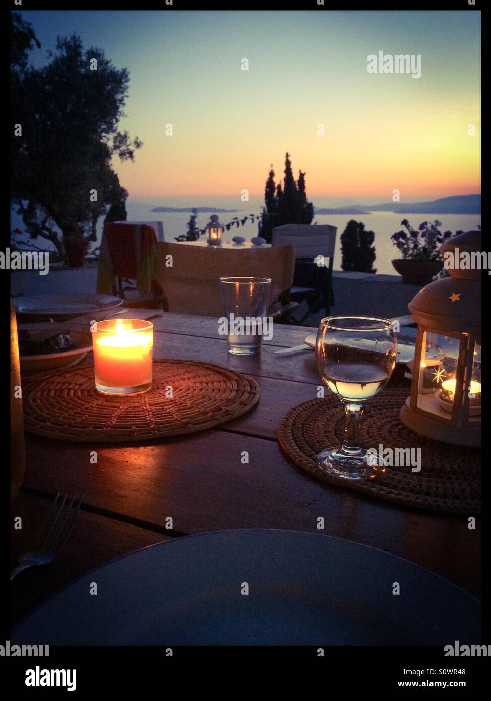 Mediterraneo di cenare sulla terrazza Foto Stock