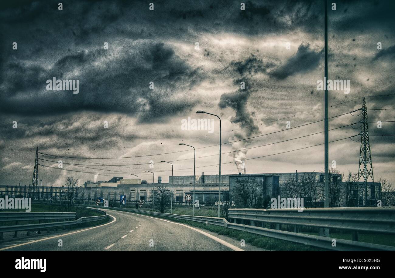 Fabbrica di acciaio hdr scape - Immagine stock catturata con smartphone