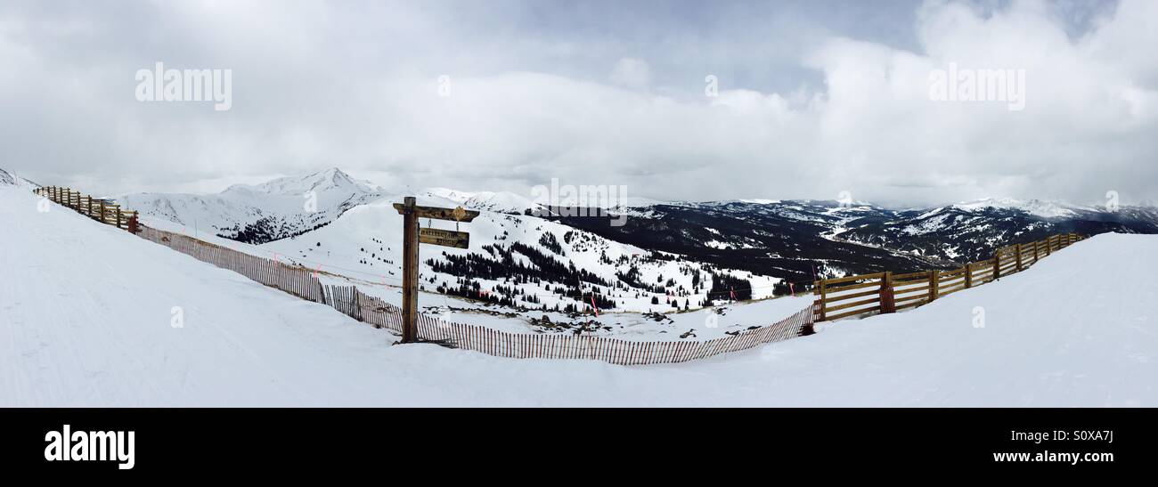Copper Mountain Ski Area, Colorado. 9 Marzo 2016 - Una foto panoramica della sommità della cresta Hallelujah alla sommità del Copper Mountain Ski Resort in Colorado Foto Stock