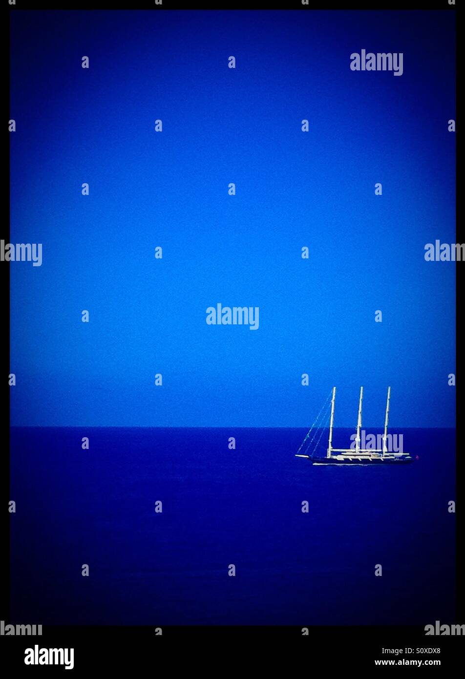 Nave a vela sul Mar Mediterraneo - Immagine stock catturata con smartphone