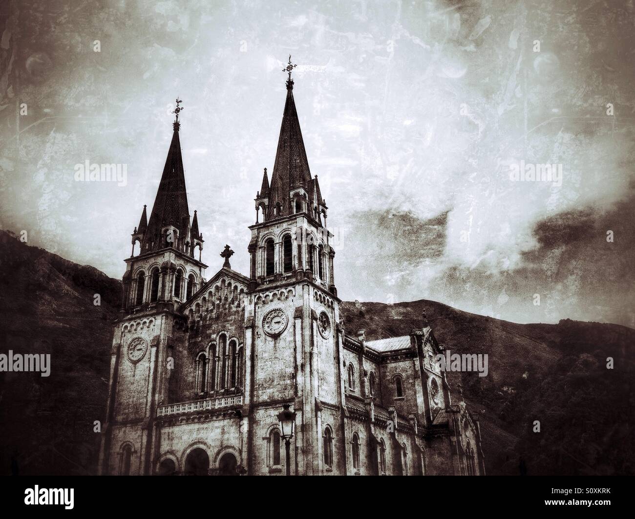 Vista della Basilica di Covadonga, Asturias - Spagna Foto Stock