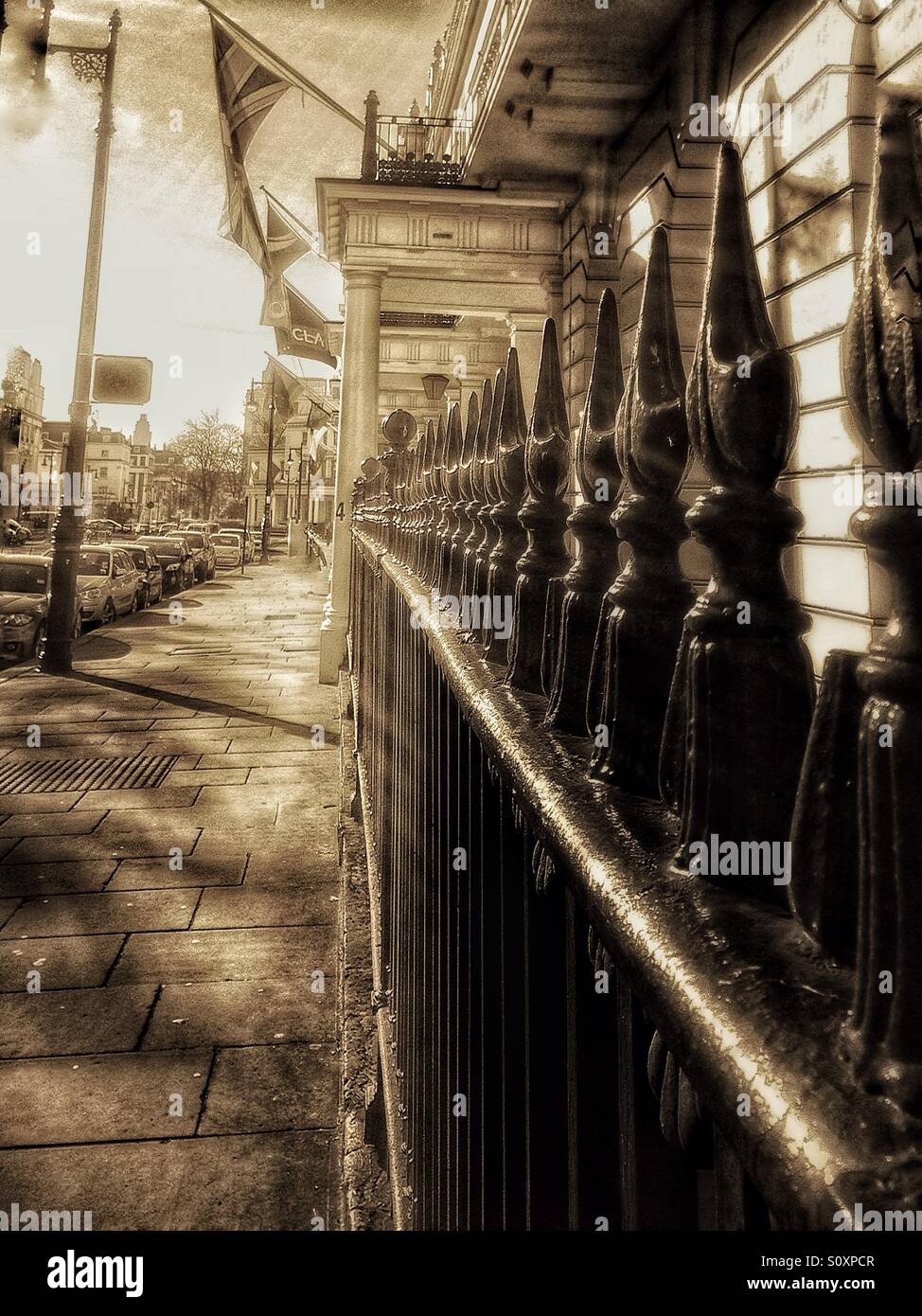 Belgrave Square di Londra. - Immagine stock catturata con smartphone