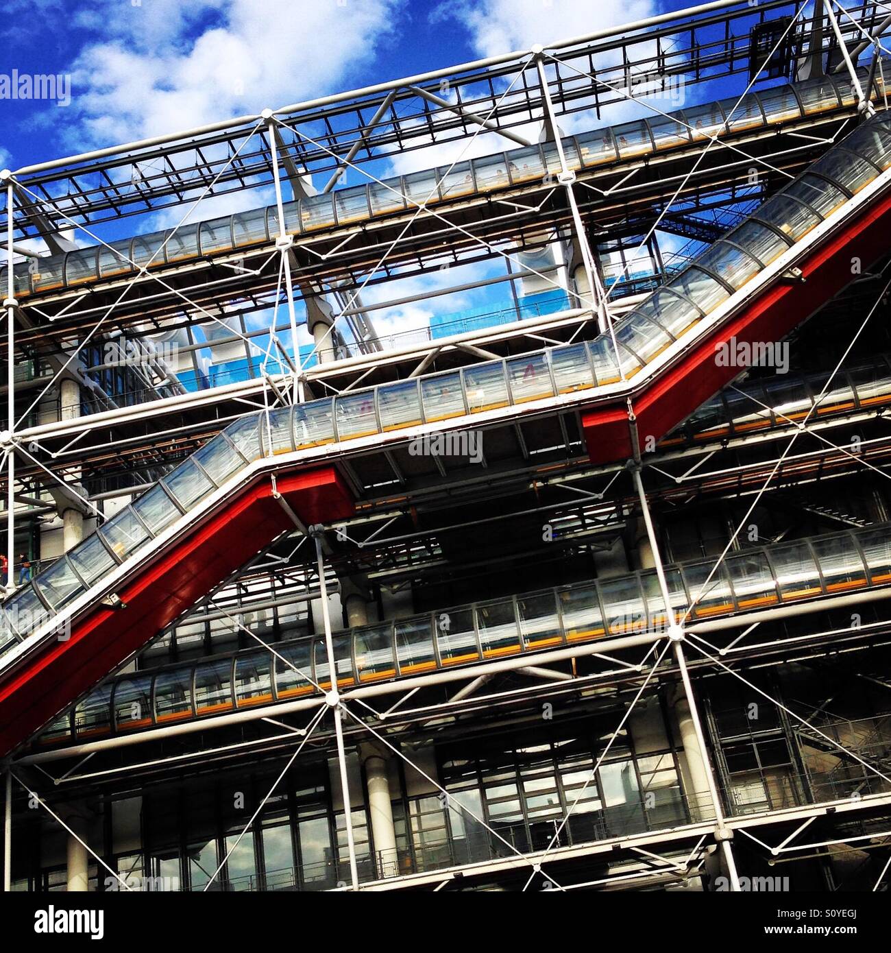 Il centro Pompidou struttura - Immagine stock catturata con smartphone