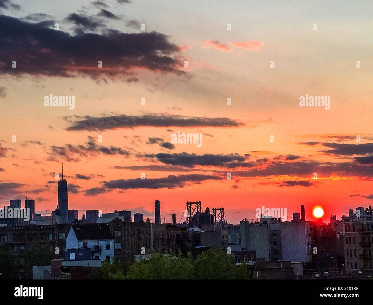 New York City tramonto da Williamsburg, Brooklyn nella primavera del 2016. Foto Stock