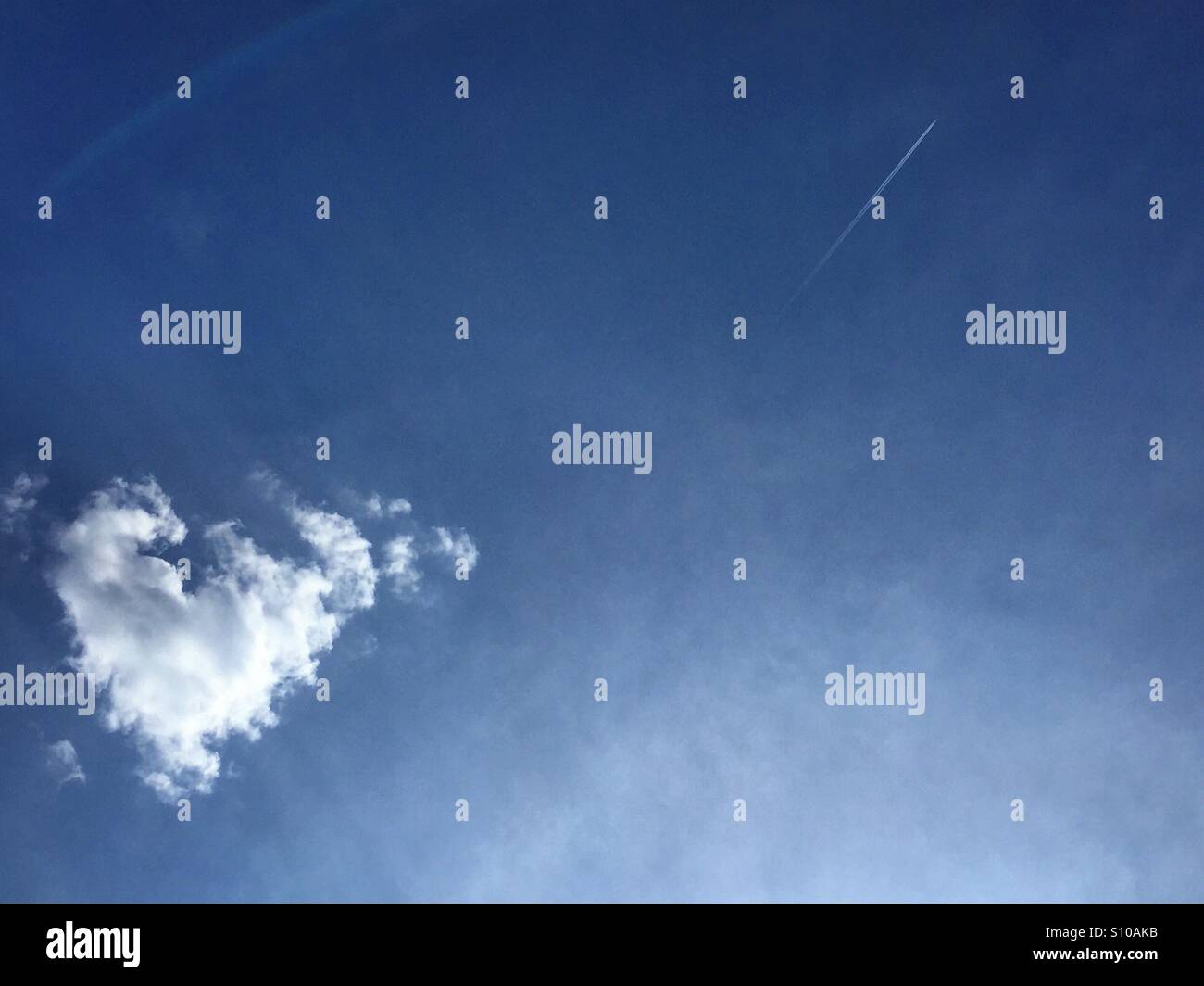 A forma di cuore il cloud. Foto Stock