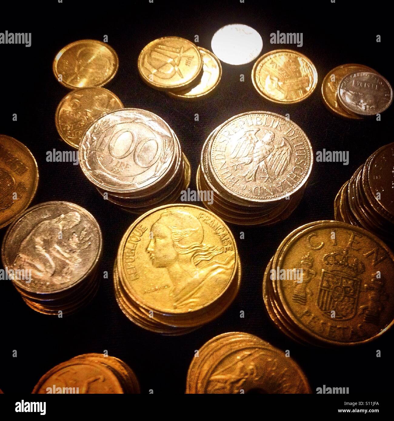 Vecchie monete europee. Dopo la Gran Bretagna ha votato per lasciare la Unione europea nel referendum Brexit alcuni analists pensare che l' Unione europea potrebbe crollare. Foto Stock