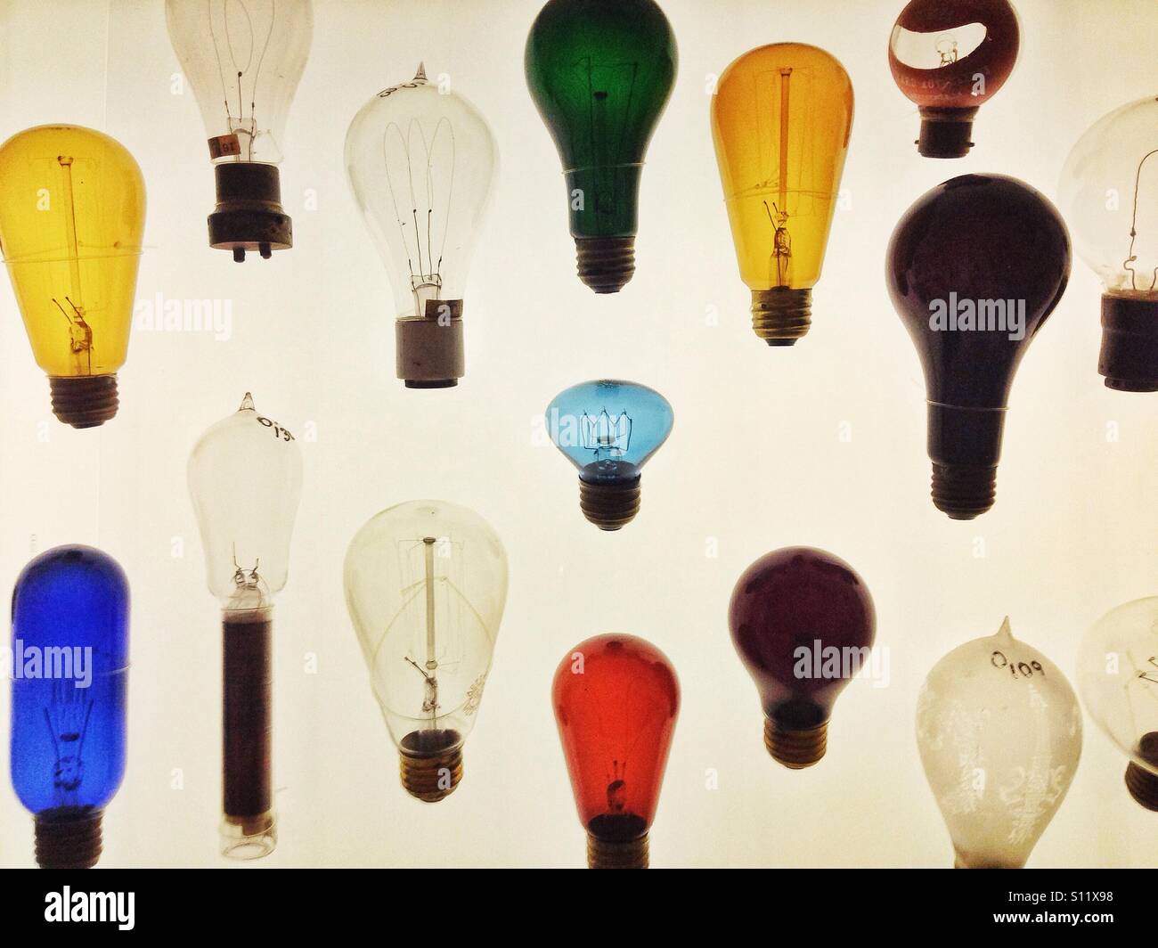 Colorate le lampadine spia accesa Foto Stock