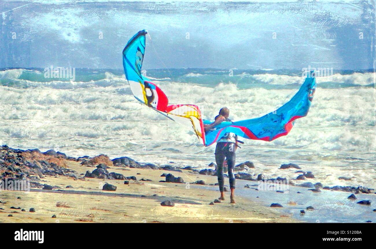 ...Kite surfer, fuertevrntura, vento forte...!!! - Immagine stock catturata con smartphone