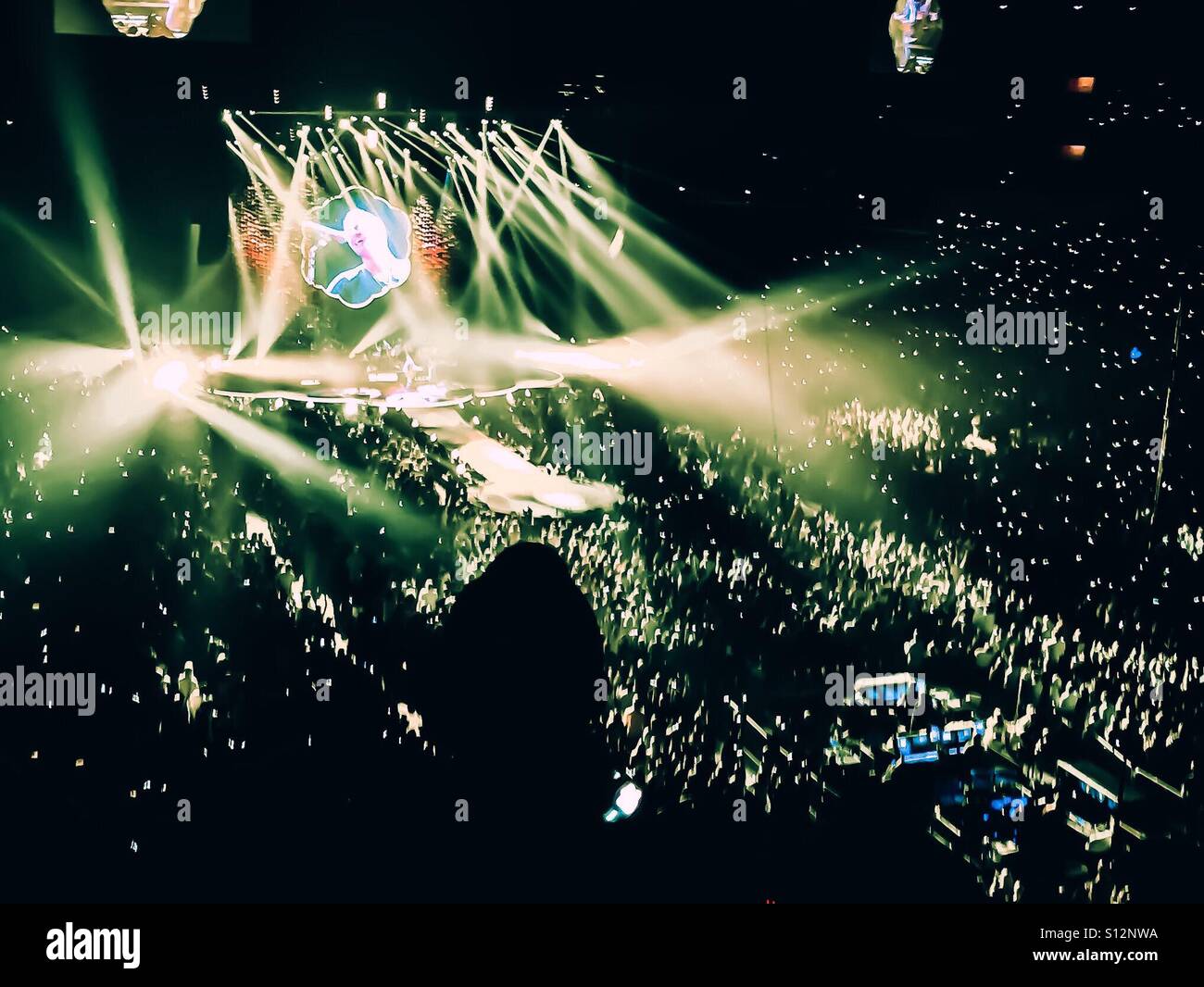 Coldplay concert immagini e fotografie stock ad alta risoluzione - Alamy