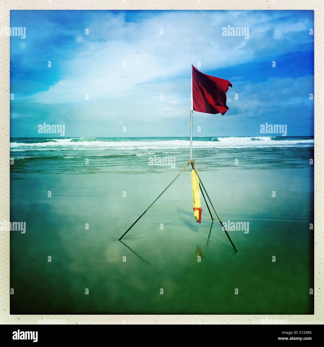 Red Flag Significato non nuotare in spiaggia Foto Stock