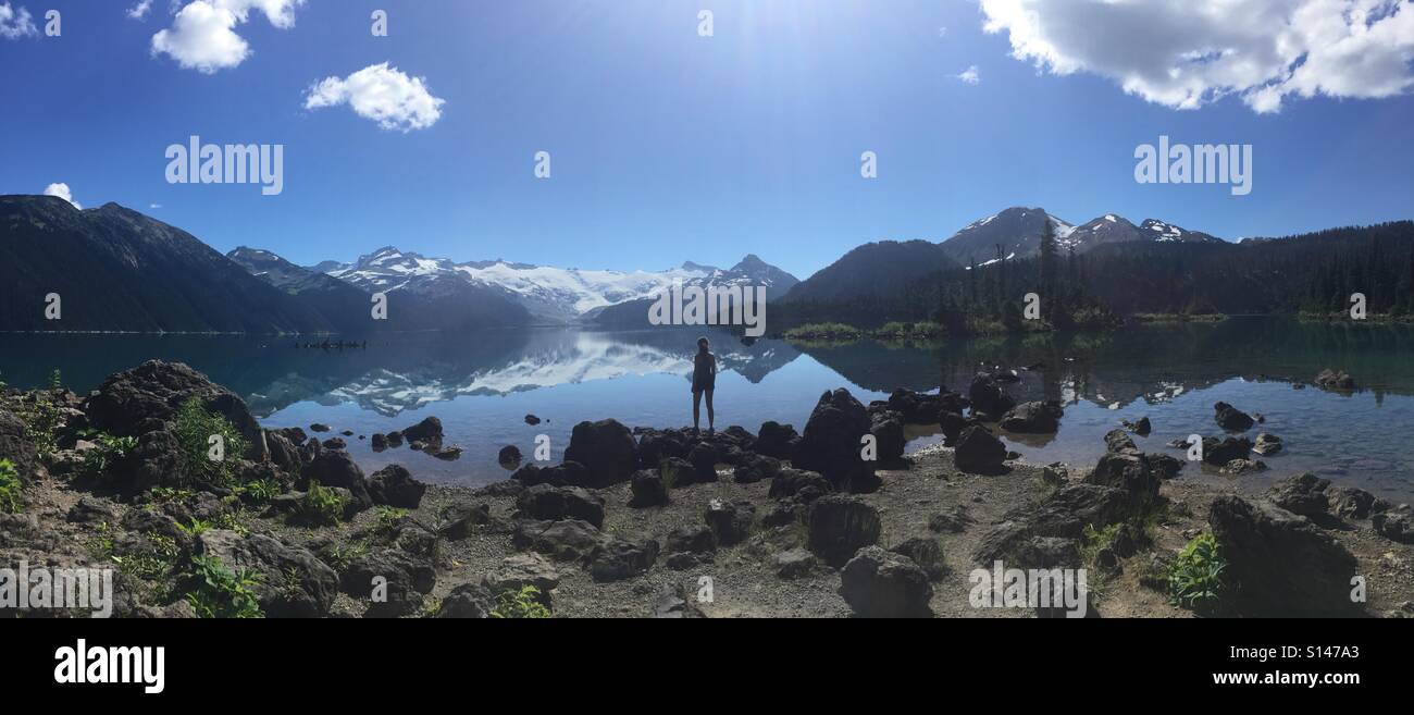 Splendida vista a lago Garibaldi, un senso di padronanza e grandiosità. Foto Stock