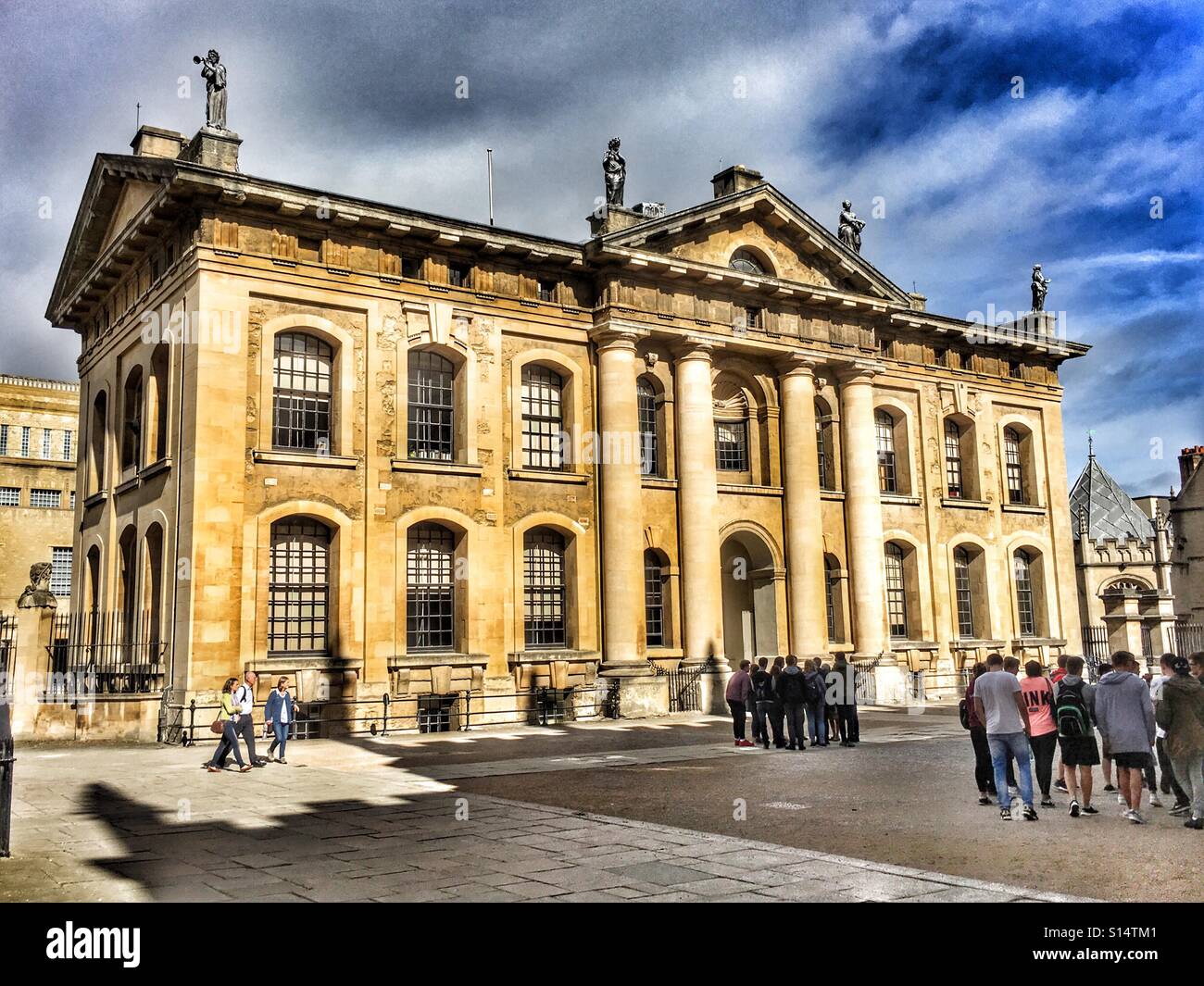 Il Clarendon Building, ora parte della biblioteca Bodleian, Università di Oxford, Inghilterra - Immagine stock catturata con smartphone