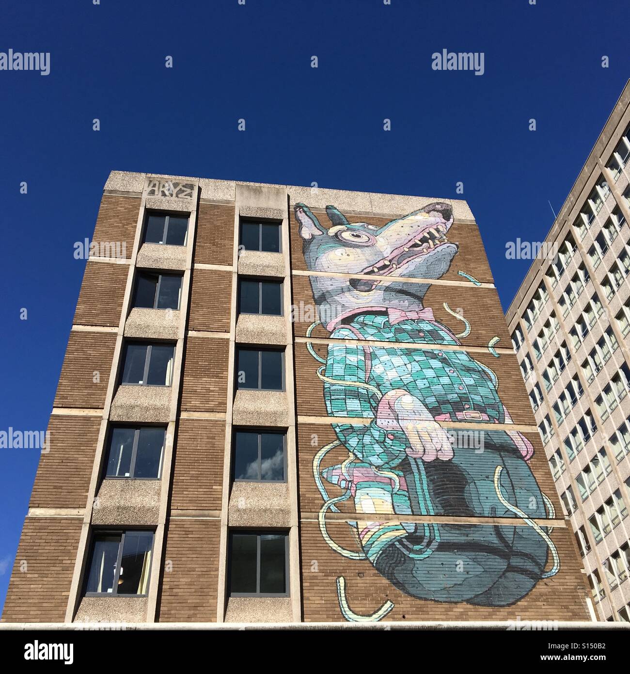 Arte di strada su un edificio di Bristol - Immagine stock catturata con smartphone