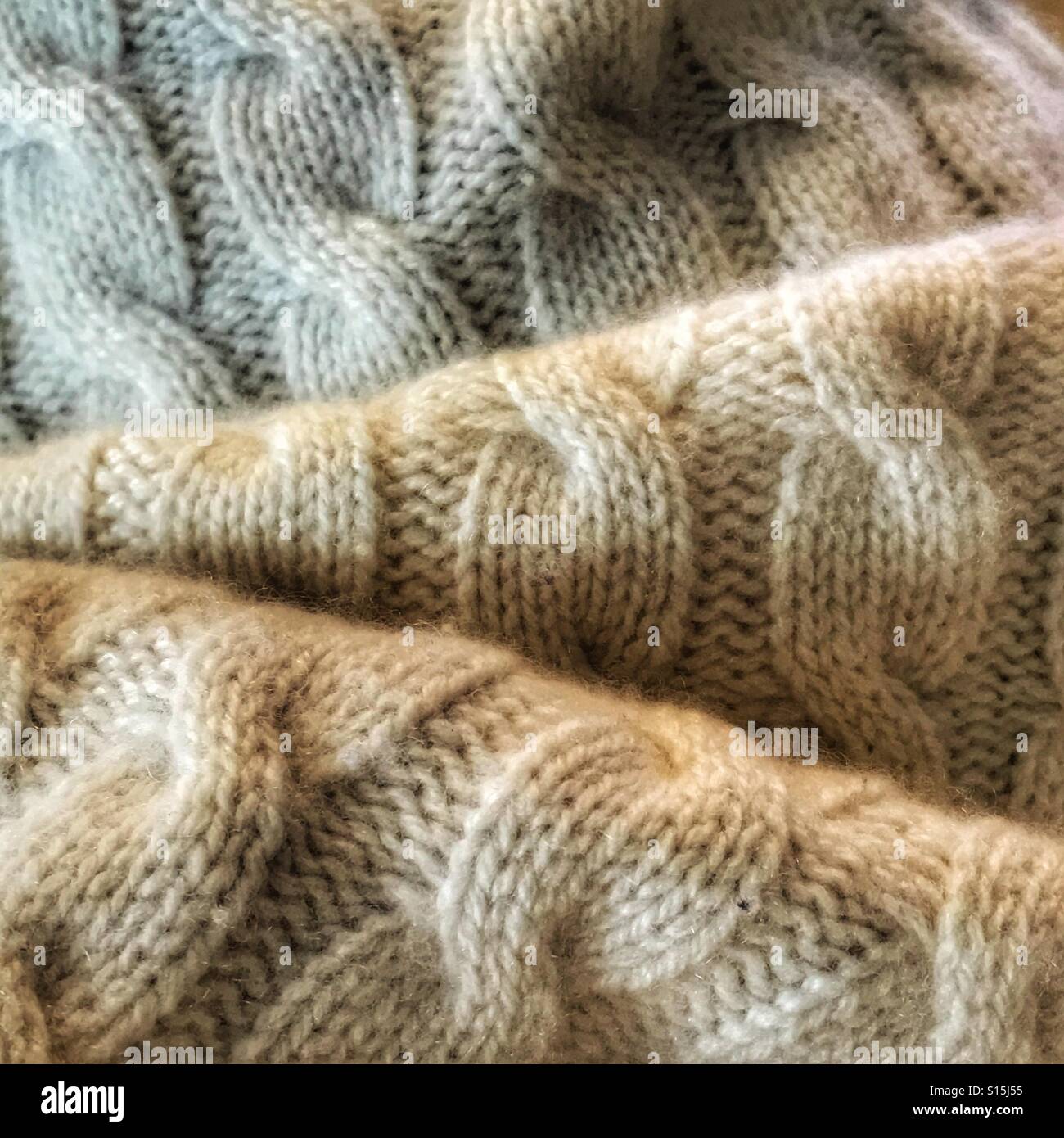 La morbidezza e il calore di una coperta di cashmere. Foto Stock