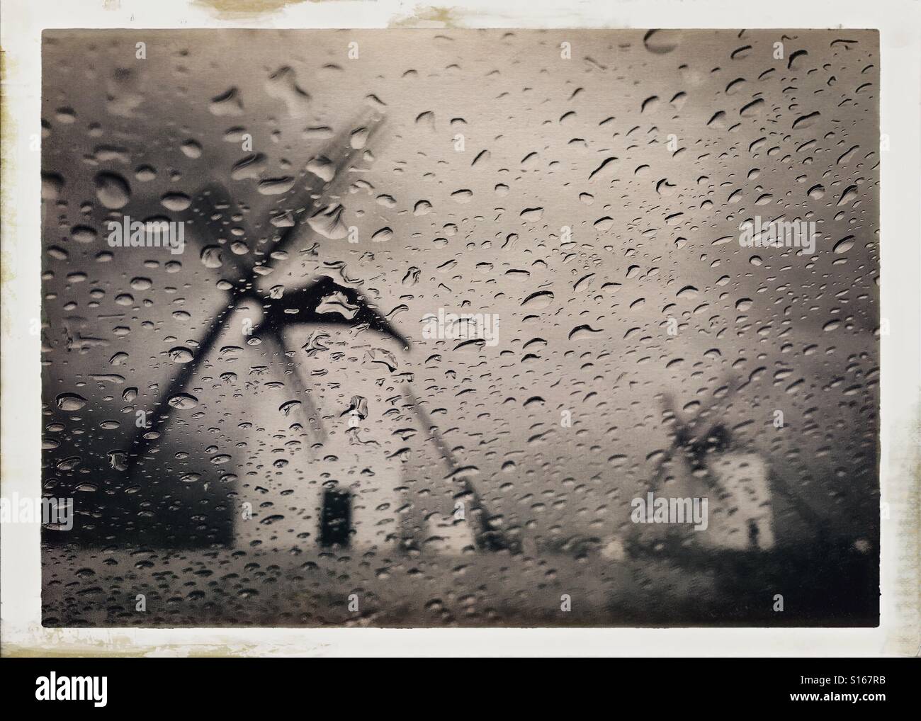 Mulini a vento a La Paz hill - Immagine stock catturata con smartphone