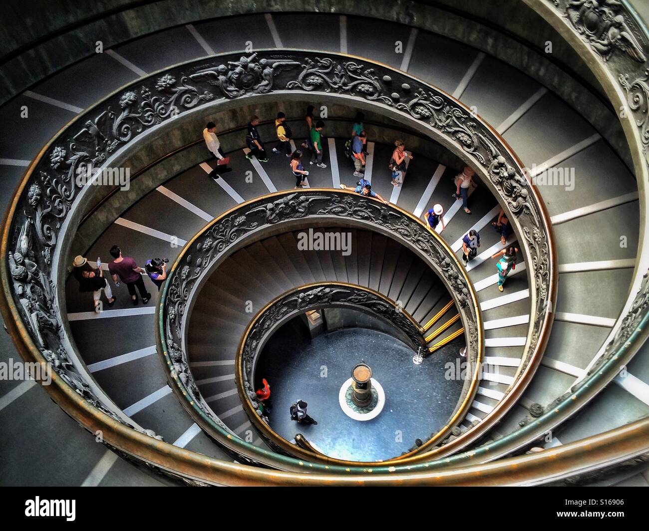 Scala del Bramante, Musei Vaticani, Città del Vaticano - Immagine stock catturata con smartphone