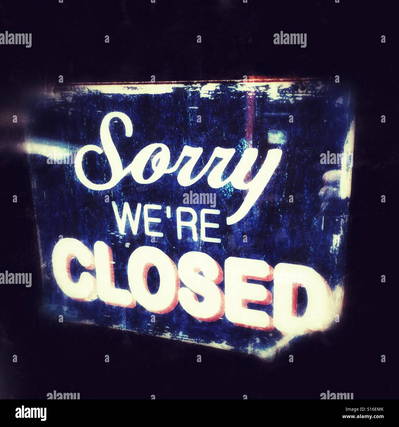 Closed shop segno - Immagine stock catturata con smartphone