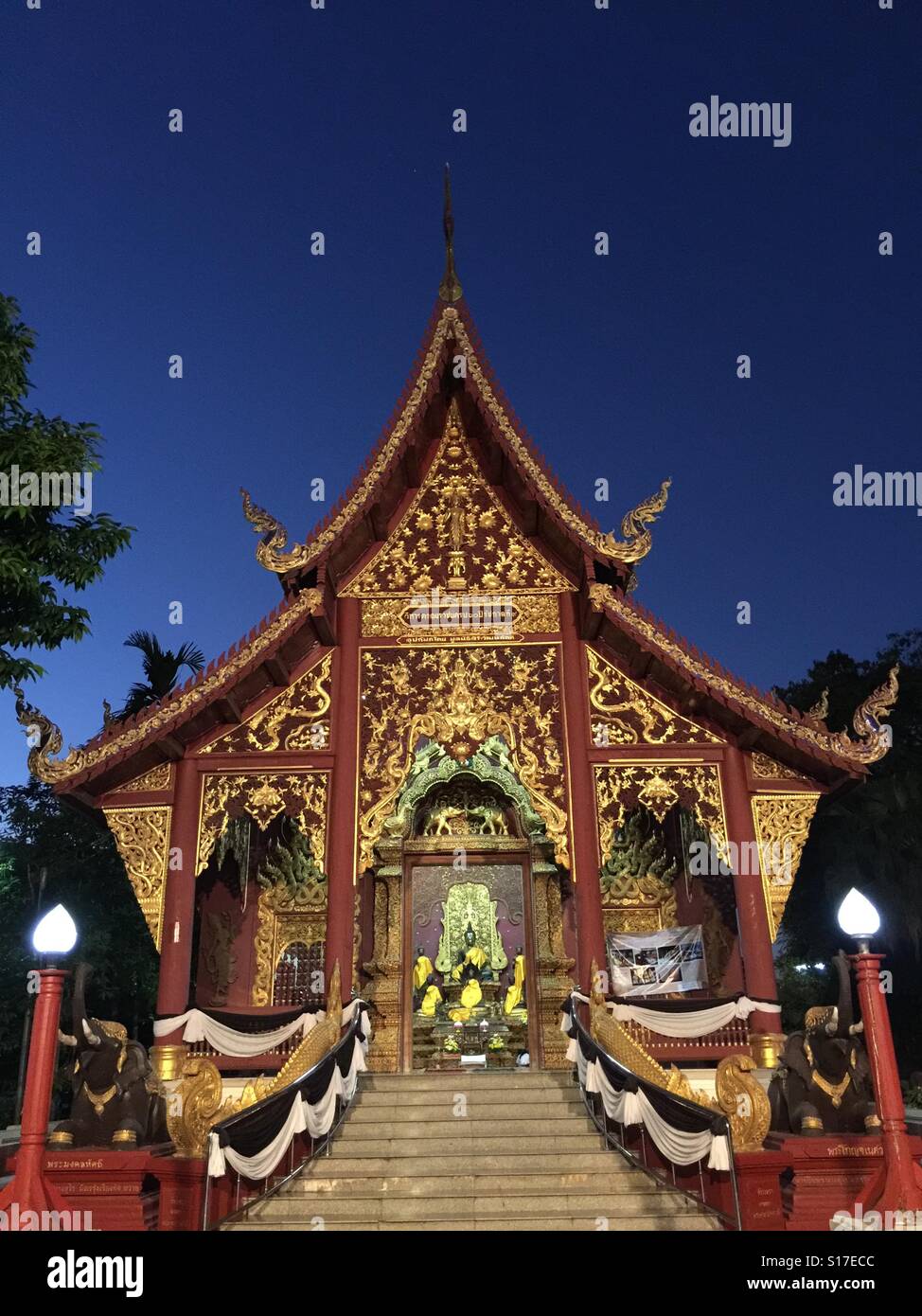 Un Buddista tailandese Tempio della città di Fang, Chiang Mai Foto Stock