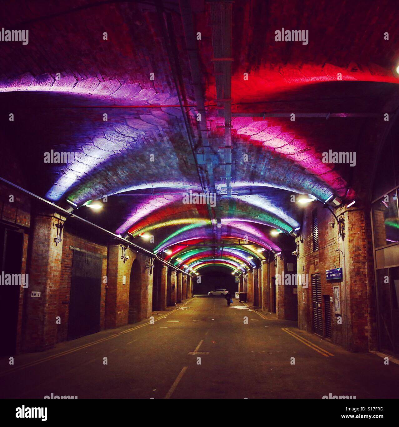 Le Arcate scuro a Granary Wharf, Leeds. Foto Stock