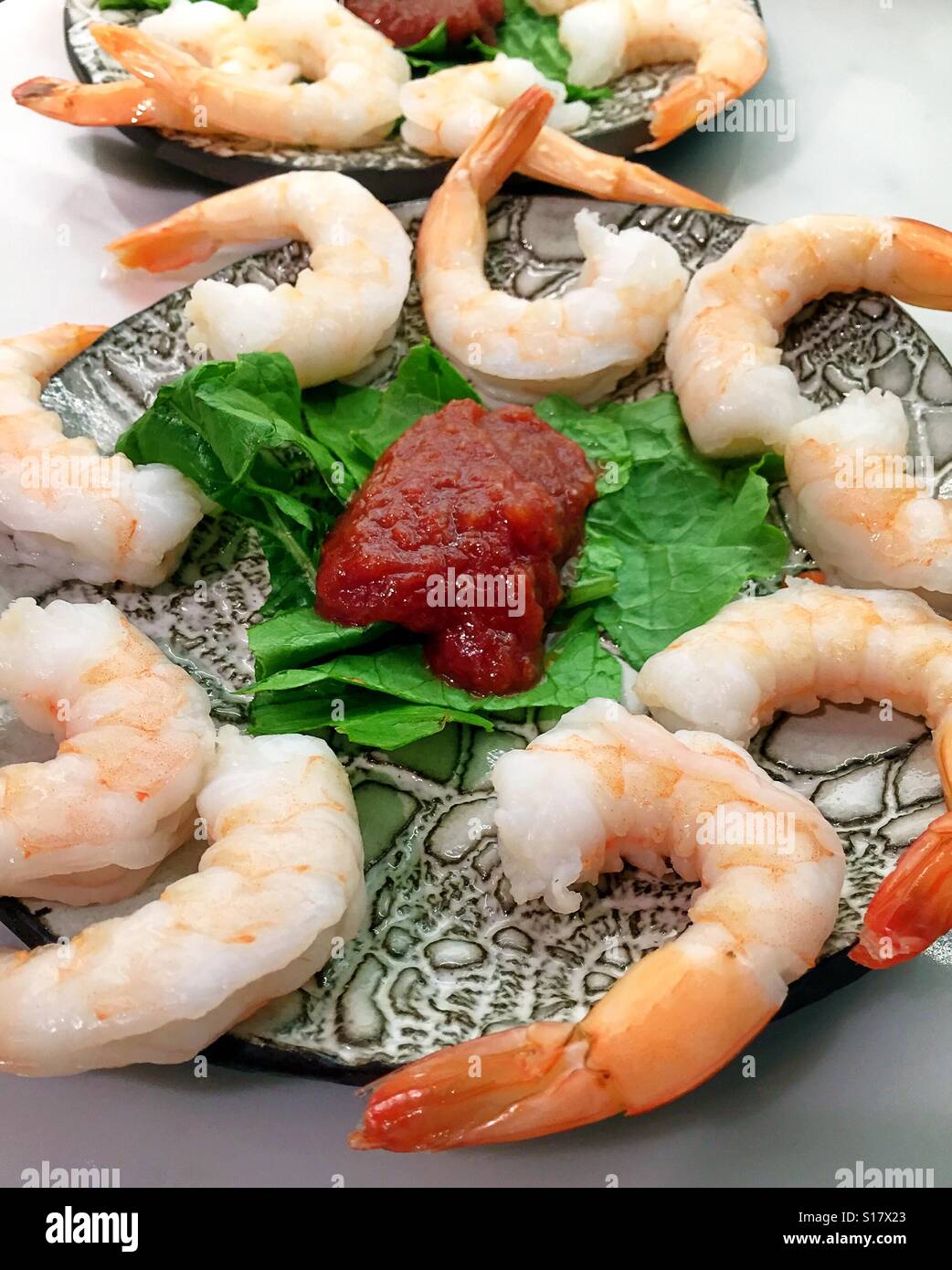 Cocktail di gamberetti piastre fare una vacanza festosa antipasto, STATI UNITI D'AMERICA. Foto Stock